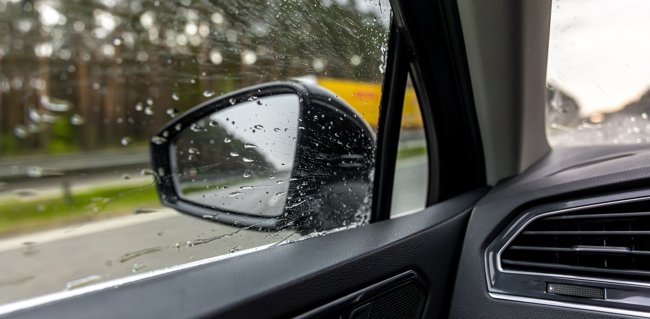 Χειμώνας στον δρόμο: Τι να ελέγξεις στην ασφάλεια αυτοκινήτου πριν χαλάσει ο καιρός