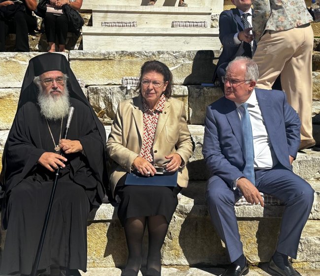 Ο ΠτΔ Κωνσταντίνος Τασούλας, ο Μητροπολίτης Νικόπολης και Πρεβέζης Χρυσόστομος και η ΥΠΠΟ Λίνα Μενδώνη