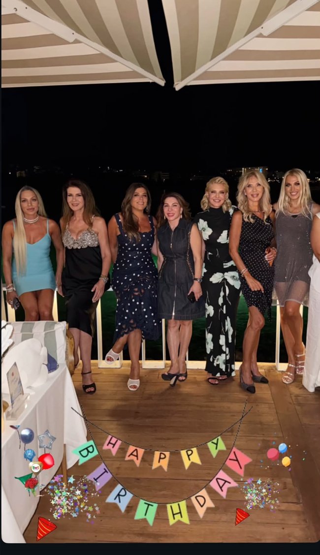 Αθανασία Μαρινάκη: Η chic εμφάνιση σε dinner party - Με πουά δημιουργία