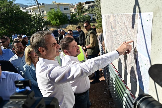 Μητσοτάκης για Τσίπρα και Ανδρουλάκη: Ο "Τζάμπα 1" συναγωνίζεται τον "Τζάμπα 2" - Εκλογές το 2027