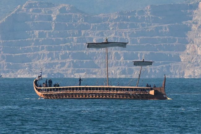 Ανάστροφη πλώρη: Το ναυτικό μυστικό που συνδέει τη φρεγάτα "Κίμων", το θωρηκτό "Αβέρωφ" και την τριήρη "Ολυμπιάς"