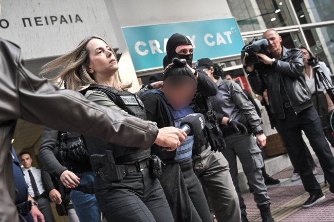 46χρονη σαλαμινα