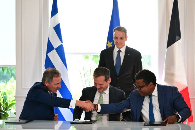 H σημασία της συμφωνίας για την ηλεκτρική διασύνδεση Ελλάδας - Κύπρου: Ενισχύεται ο ρόλος της χώρας ως ενεργειακός κόμβος