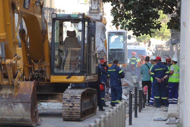 Θρίλερ στην Πλάκα: Βρέθηκε η τσάντα της Αμερικανίδας τουρίστριας - "Από αέριο η έκρηξη, τρομακτική η έντασή της" δήλωσε ο Δούκας
