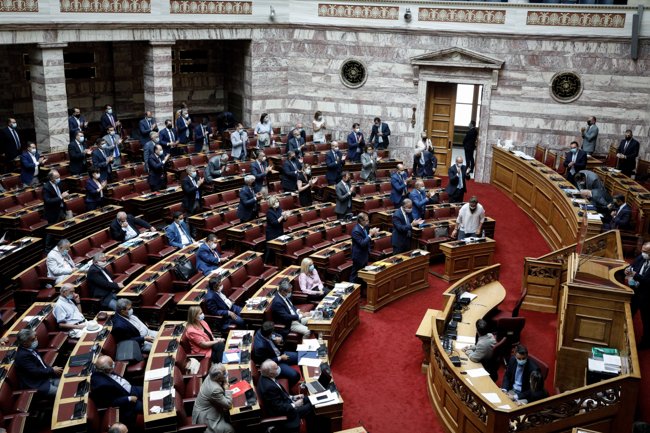 Αναστάτωση στη Βουλή: Τηλεφώνημα - φάρσα για βόμβα την ώρα της ψηφοφορίας για την ΑΟΖ με την Αίγυπτο