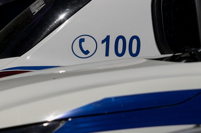 Αμαλιάδα: Στη φυλακή εν ενεργεία αστυνομικός - Χτυπούσε τη σύζυγό του ακόμα και έγκυο, απειλούσε τον γιο τους