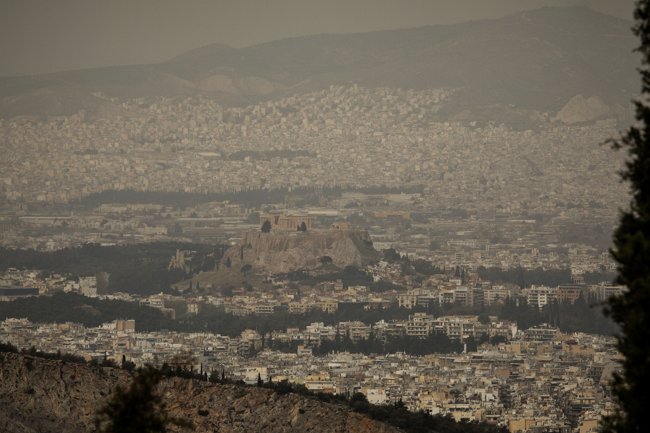 Καταφτάνουν αφρικανική σκόνη και λασποβροχές: Ποιες περιοχές θα "επηρεαστούν" - Η εξέλιξη του φαινομένου