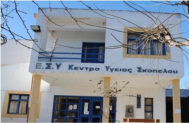 Σκόπελος: Φίδι δάγκωσε 8χρονο παιδί οικογένειας Καναδών - Εσπευσμένα με ταχύπλοο στον Βόλο