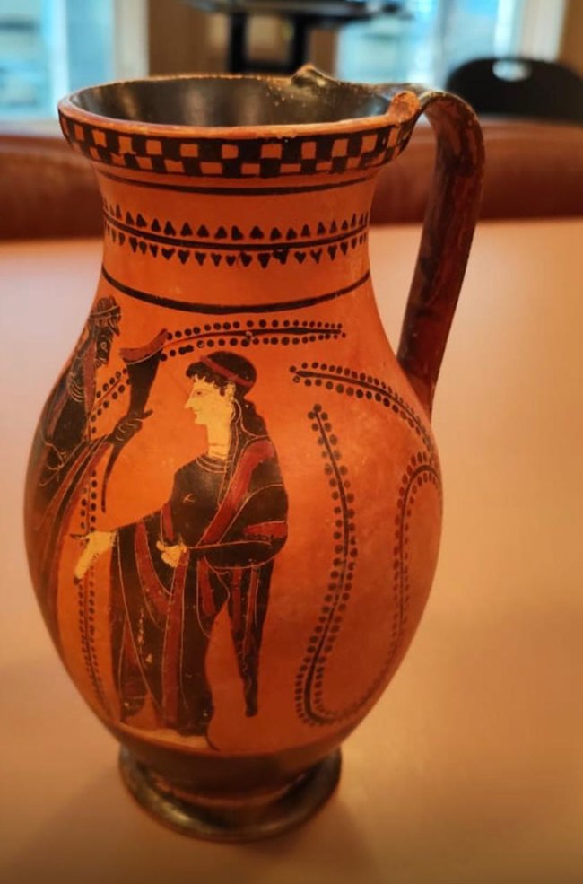 Οικογένεια από το Σικάγο επέστρεψε στην Ελλάδα πέντε αρχαιότητες - "Εκφράζω την ευγνωμοσύνη μου", λέει η Μενδώνη