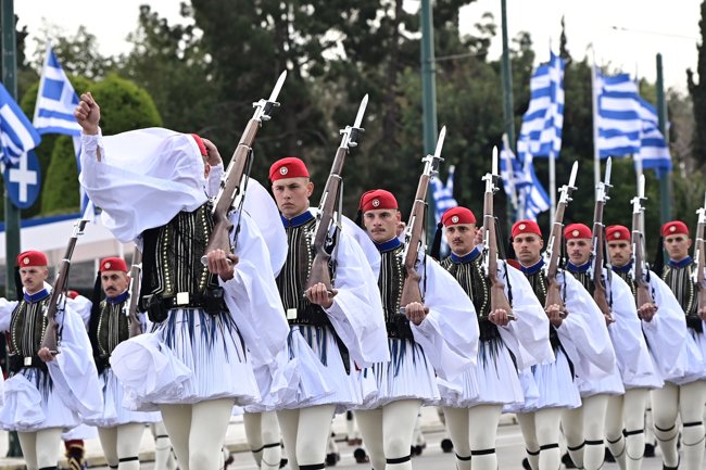 στρατιωτικη παρελαση 25η μαρτιου αθηνα