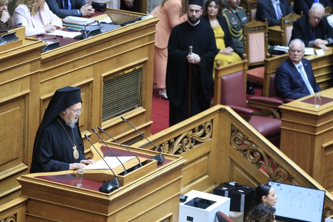 Ιστορική ομιλία Βαρθολομαίου στη Βουλή: Η real politik υπερισχύει του δικαίου, η ειρήνη δεν είναι αυτονόητη, κατακτάται