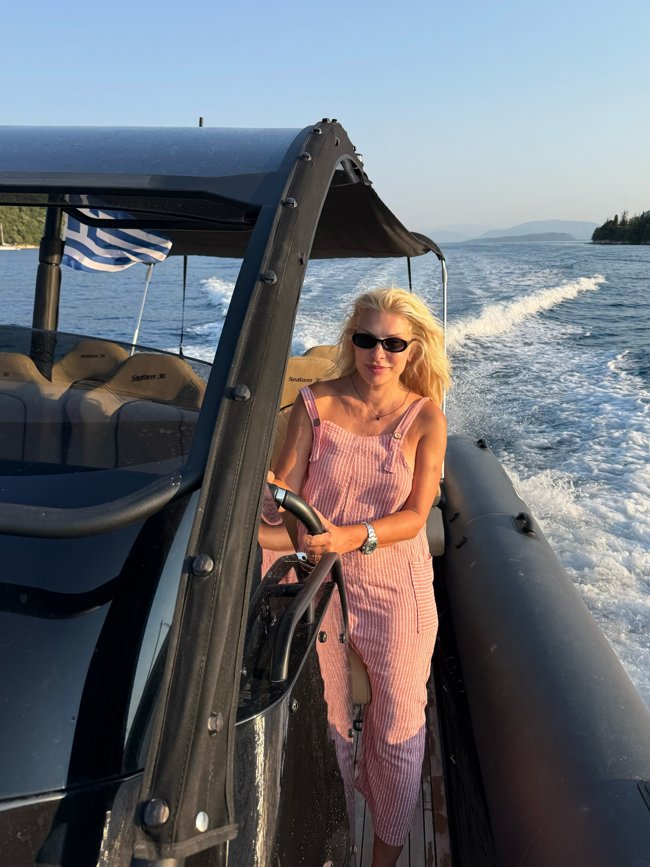 ΕΛΕΝΗ ΜΕΝΕΓΑΚΗ
