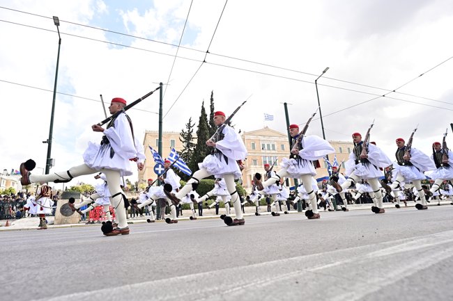 στρατιωτικη παρελαση αθηνασ 25η