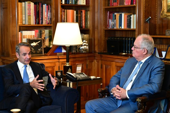 Μητσοτάκης σε Τασούλα: Διπλή παρέμβαση με επιδότηση στην αντλία - Οριζόντια αύξηση στο επίδομα πετρελαίου θέρμανσης