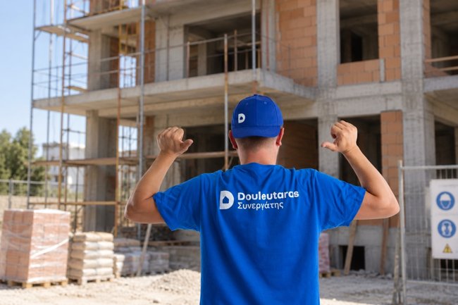 Douleutaras.gr: Ο Έλληνας επαγγελματίας τεχνίτης περνά στην ψηφιακή εποχή και η "από στόμα σε στόμα" σύσταση δίνει τη θέση της στα reviews