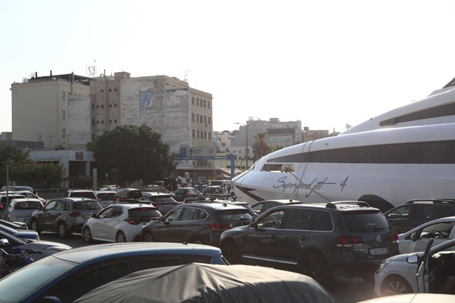 Μεγάλη έξοδος από τα λιμάνια της Αττικής: "Απόδραση" άνω των 110.000 επιβατών - Η "ακτινογραφία" της μαζικής φυγής