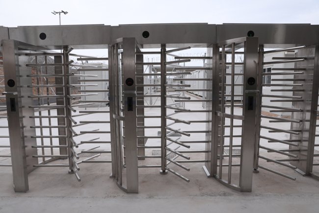 Εξέγερση στη δομή στο Κλειδί Σερρών: Γιατί ξεσηκώθηκαν οι μετανάστες - Οι καταγγελίες για τις άθλιες συνθήκες