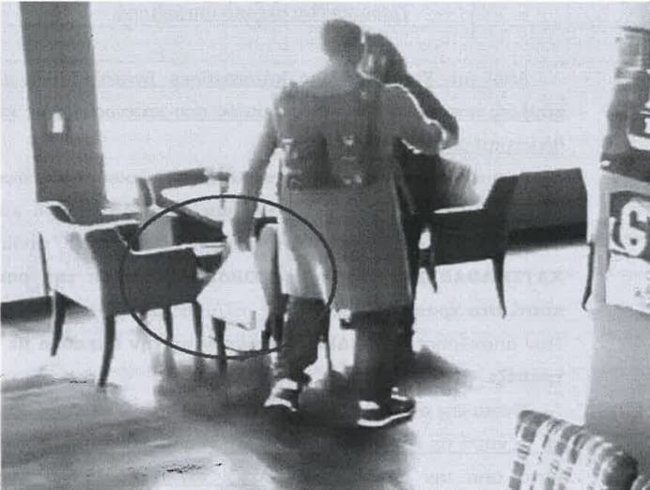Κύκλωμα σε Πολεοδομίες: Φωτογραφίες-ντοκουμέντα με χρήματα μέσα σε κουτιά γλυκών - Προφυλακιστέοι οι έξι κατηγορούμενοι