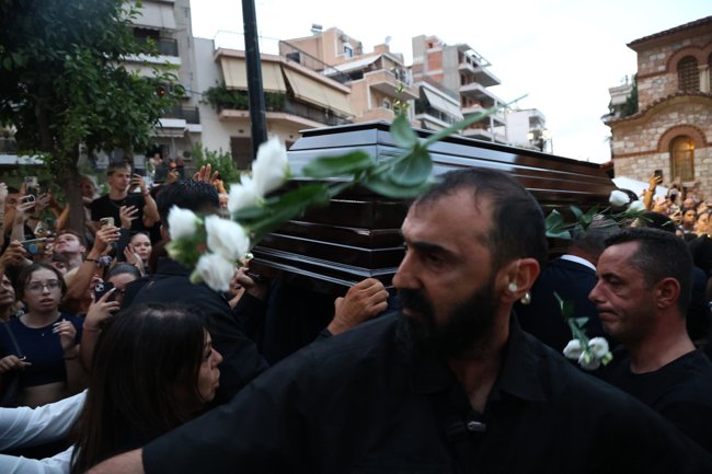 κηδεια μαζωνακη νικαια