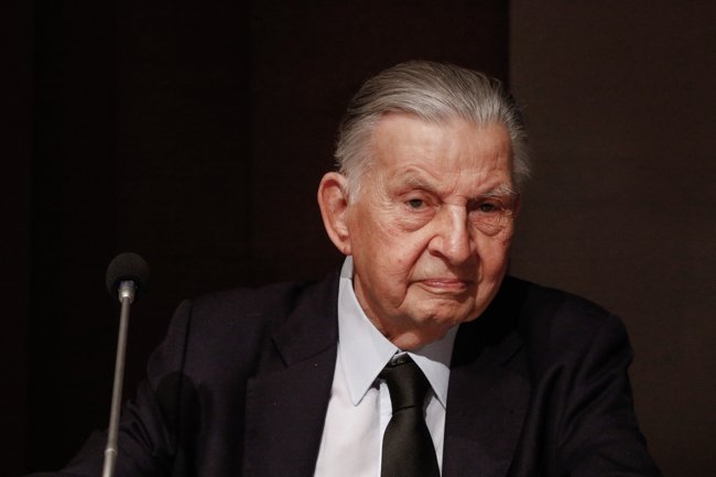ΓΙΑΝΝΗΣ ΒΑΡΒΙΤΣΙΩΤΗΣ ΠΕΘΑΝΕ