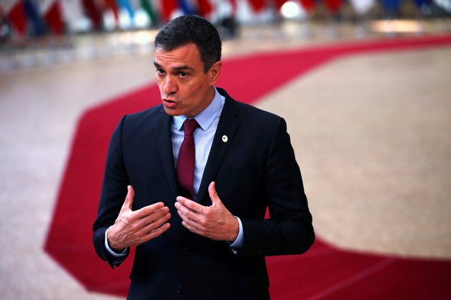 Politico: Γιατί ο Σάντσεθ είναι ο μόνος στην ΕΕ που τα βάζει με τον Τραμπ για τον πόλεμο στο Ιράν