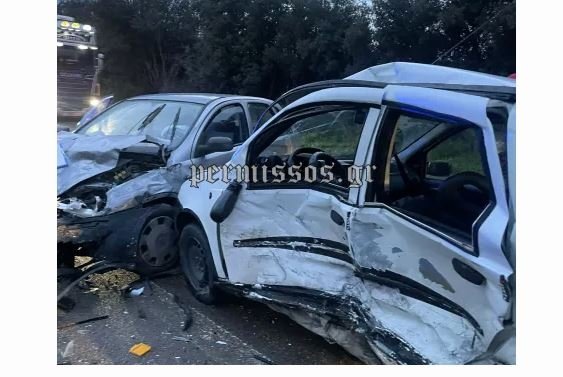 Θανατηφόρο τροχαίο στην Ε.Ο. Θηβών-Χαλκίδας - Ενας 57χρονος νεκρός και ένας τραυματίας [εικόνες]