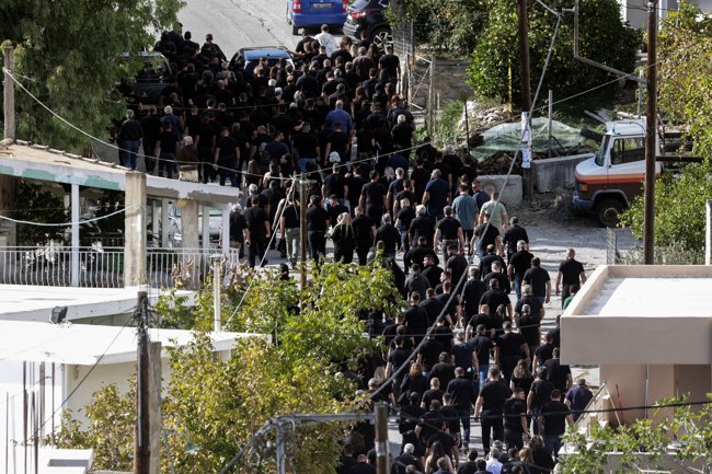 Βορίζια: Υποβασταζόμενες η σύζυγος, οι αδελφές και η μάνα του Καργάκη - "Επαέ θα χυθεί το αίμα σας"