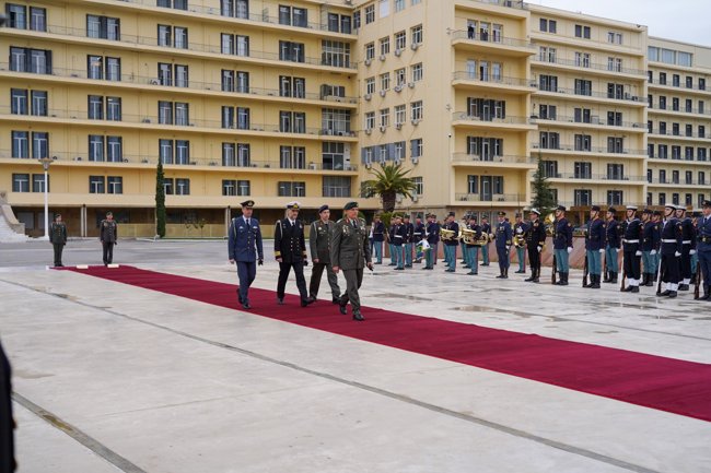 Η επίσημη υποδοχή του νέου αρχηγού ΓΕΕΘΑ στο στρατόπεδο "Παπάγου" [Εικόνες - Βίντεο]