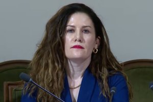 Αλβανία: "Θα έχουμε άσχημο τέλος, αγάπη μου" - Σάλος με ερωτικά SMS της αρχηγού των μυστικών υπηρεσιών με επιχειρηματία