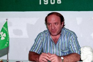 Παναθηναϊκός: Λευκά τριαντάφυλλα στη μνήμη του Παύλου Γιαννακόπουλου [εικόνες] - εικόνα 2