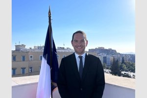 Νικόλας Κασσιανίδης: Ο νέος Γάλλος πρέσβης συστήνεται με Μαζωνάκη και φραπέ