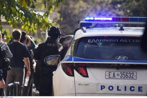 Πάτρα: Δέμα από τη Γαλλία έκρυβε 2,5 κιλά κάνναβη - Επεισοδιακή σύλληψη δύο ατόμων - εικόνα 2