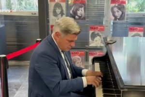 Πρόεδρος εργαζομένων ΕΚΑΒ: "Ο γιατρός έκανε ΚΑΡΠΑ με το ένα χέρι και ο Μαζωνάκης ήταν σε ημικαθιστή θέση, όλα λάθος" - εικόνα 2