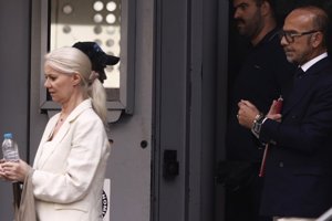 Αττική Οδός: Απαράδεκτο - Οδηγός ταξί έτρεχε με πάνω από 200 χλμ./ώρα και έκανε live στο TikTok [βίντεο]