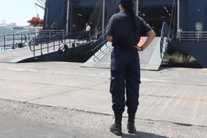 Πάτρα: Δέμα από τη Γαλλία έκρυβε 2,5 κιλά κάνναβη - Επεισοδιακή σύλληψη δύο ατόμων