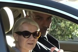 Η εκκεντρική ζωή των δύο γιατρών του Κολωνακίου: Ακριβά κοσμήματα, επώνυμα ρούχα και πολυτελή αυτοκίνητα - εικόνα 6