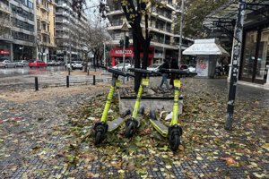Τροχαίο στα Σεπόλια: Αυτοκίνητο παρέσυρε και τραυμάτισε μαθητή