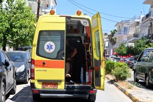 Μαρούσι: Αυτοκίνητο στη Λεωφόρο Κηφισίας κατέληξε σε τζαμαρία καταστήματος - Ένας τραυματίας