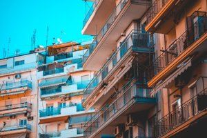 Φοιτητές με σκηνές έξω από το υπουργείο Οικονομικών: Ζητούν πλαφόν στα ενοίκια, αύξηση επιδόματος και καλύτερες εστίες - εικόνα 5
