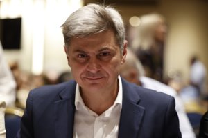 Απτόητος... ο Φαραντούρης παρά τις αντιδράσεις για το "χαριεντίζεστε" στη Σδούκου: Στην προσβολή δεν μπορείς να σιωπάς - εικόνα 2