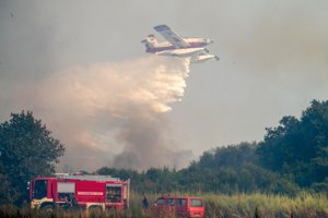 Φωτιά στη Ζάκυνθο: Επιχειρούν 6 αεροσκάφη στη θέση Ξύγκια