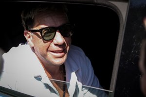 Θάνατος Μαζωνάκη: "Μετά, μετά" - Έφτασε στον ανακριτή ο υπνοθεραπευτής, η λακωνική απάντηση στους δημοσιογράφους - εικόνα 3