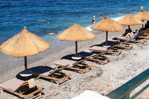 Βουλιαγμένη: "Πέθανε για μία βλακεία", λέει η σύζυγος του 82χρονου - "Δεν τον χτύπησα", υποστηρίζει ο 76χρονος - εικόνα 2