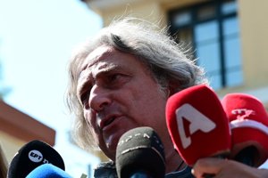 Άδωνις Γεωργιάδης: Δεν υπάρχει κβαντική ιατρική, όποιος το λέει εξαπατά τον κόσμο - Δεν αναγνωρίζουμε την υπνοθεραπεία - εικόνα 2
