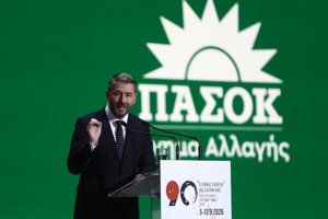 Ο Ανδρουλάκης μιλάει για "πρόταση-κοροϊδία της ΝΔ" για το άρθρο 86: Σαν να σφυρίζουν το πέναλτι οι συμπαίκτες