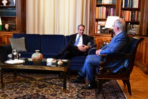 Συνάντηση Μητσοτάκη με τον βασιλιά του Μπαχρέιν: Στο επίκεντρο επενδύσεις και ασφάλεια - εικόνα 6