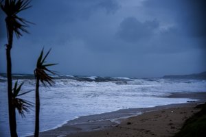 Απόκοσμες εικόνες στη Χαβάη: Τρομάζει το "ποτάμι" λάβας από το ηφαίστειο Κιλαουέα [βίντεο]