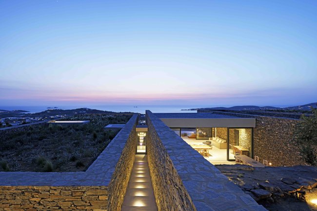 PETRA PAROS
