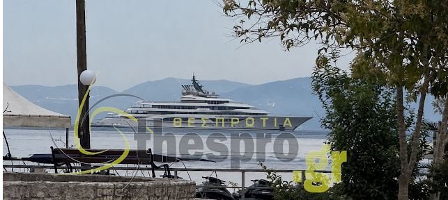 Δύο πλωτά "παλάτια" στα Σύβοτα: Στη Θεσπρωτία ο αντιπρόεδρος των ΗΑΕ και ιδιοκτήτης της Μάντσεστερ Σίτι - [Εικόνες]