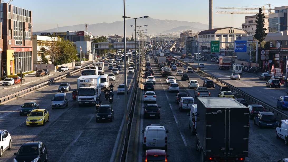 ΑΑΔΕ: Αναδρομικά ραβασάκια για απλήρωτα τέλη κυκλοφορίας - Ποιοι θα τα πληρώσουν διπλά
